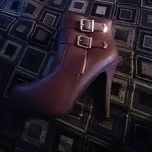 Burgundy comfortable heels